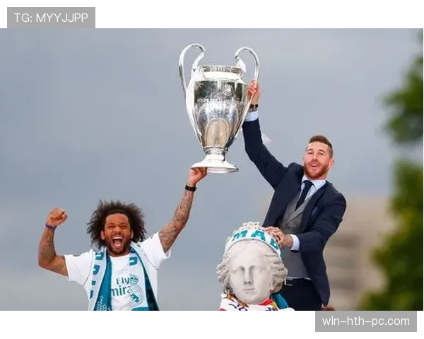 拉莫斯又在更衣室摔手机了？这脾气真不愧是年薪千万的硬汉